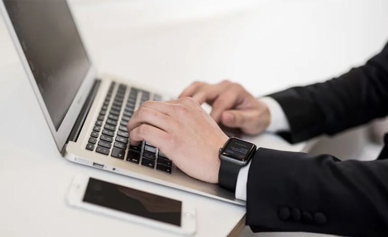 高端草莓视频黄版APP下载中常见的五大布局