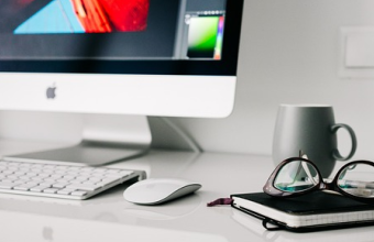 如何打造一个专业、高效、安全、符合法规的上市集团网站