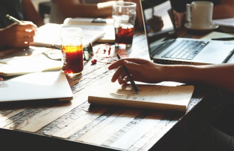 掌握行业先机，抢占工业智能草莓视频黄版APP下载的制高点