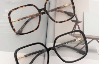 镜片官网设计着重于用户的视觉体验和信息传递，为用户开启一个拓宽眼界的窗口