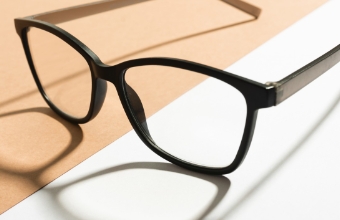 镜片品牌官网设计能够提高用户转化率，促进品牌的长期发展